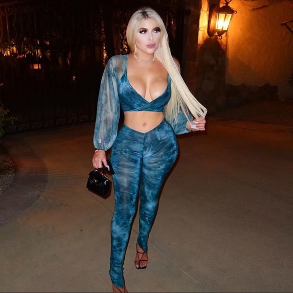 "Feels Like Heaven" 2-piece set - Picture 1 of 1